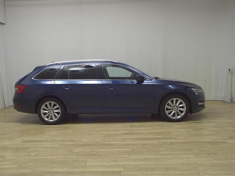 Blau Gebraucht 2021 Skoda Superb Style Kombi | 19.480 € (Guter Preis) - Bild 1/4