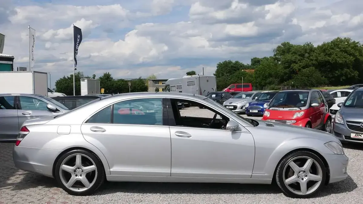 Gebraucht Mercedes S500 387 PS (284 kW) 2006 Iridiumsilber Limousine