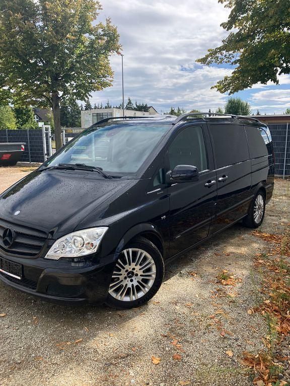 Schwarz Gebraucht 2011 Mercedes Viano Van / Kleinbus | 13.650 € (Guter Preis) - Bild 1/4
