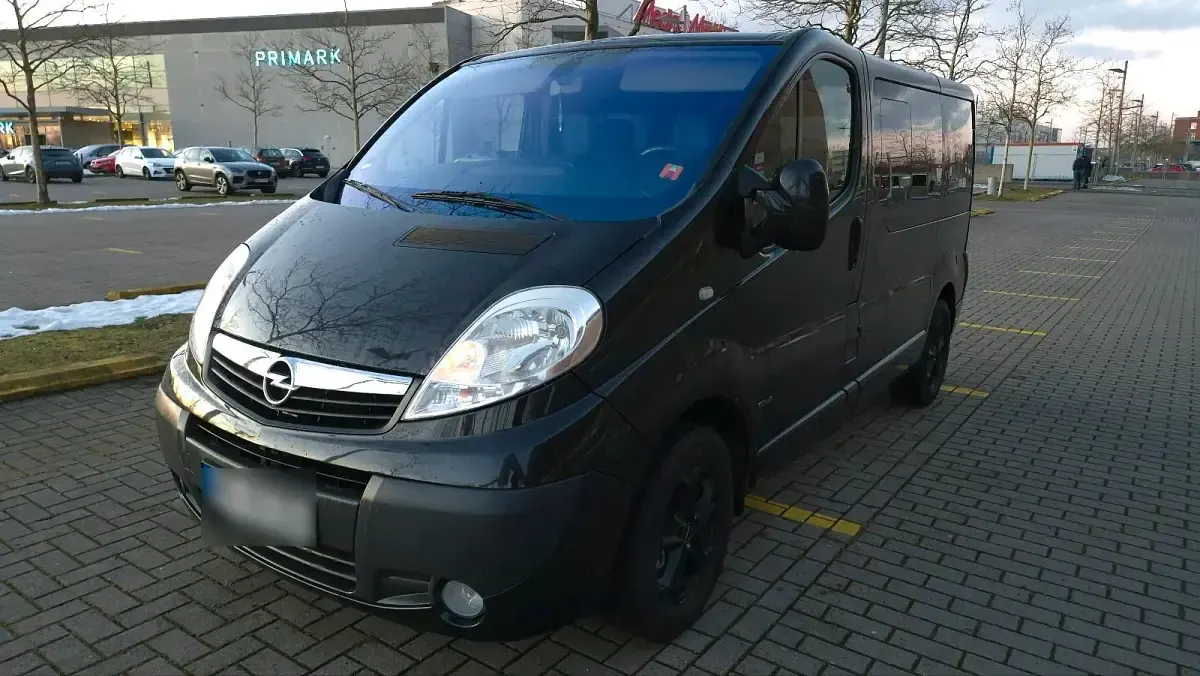 Usata Opel Vivaro 2008 Nero Monovolume