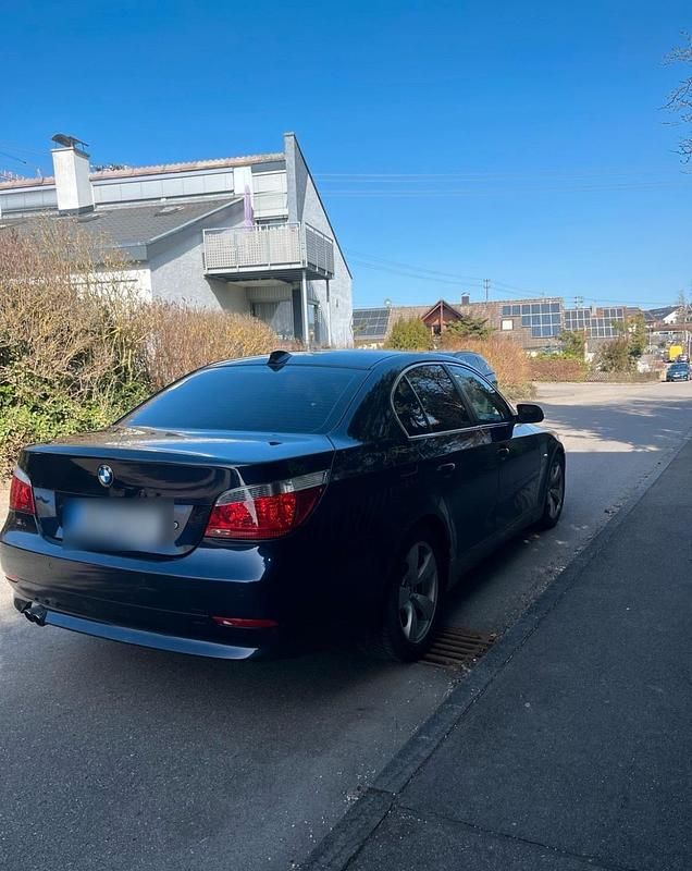 Gebraucht BMW 523 177 PS (130 kW) 2005 Blau Limousine