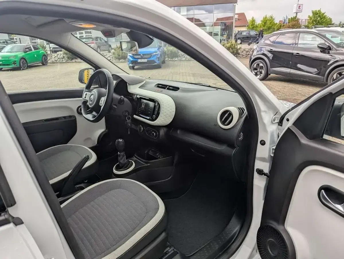 Gebraucht Renault Twingo Equilibre 65 PS (47 kW) 2023 Weiß Kleinwagen