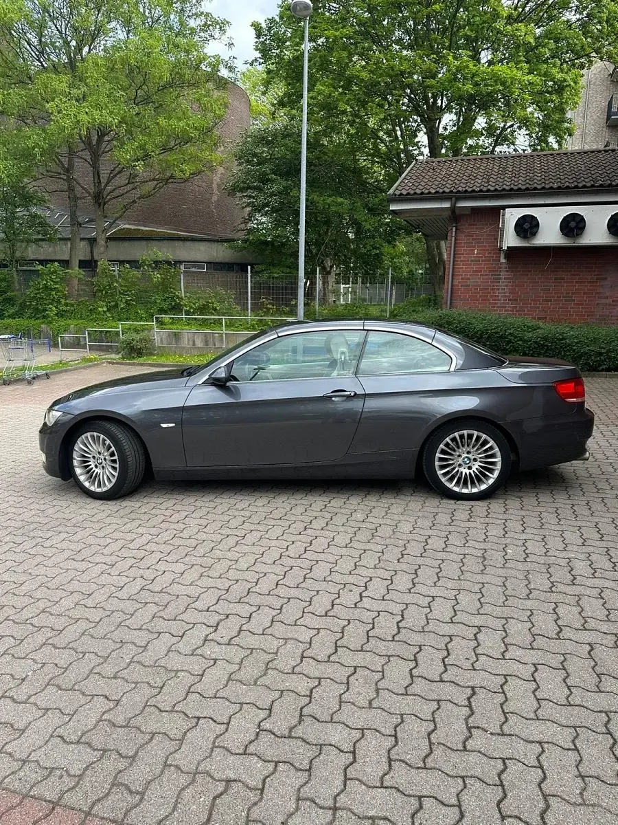 Gebraucht BMW 320 Cabriolet 175 PS (128 kW) 2008 Grau Cabrio