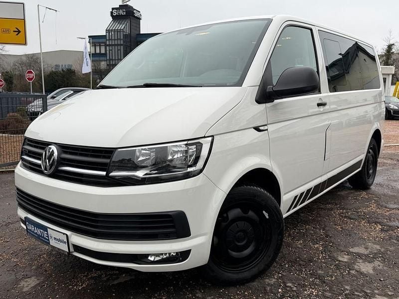 Weiß Gebraucht 2018 VW Multivan Trendline Van | 33.999 € (Superpreis) - Bild 1/4