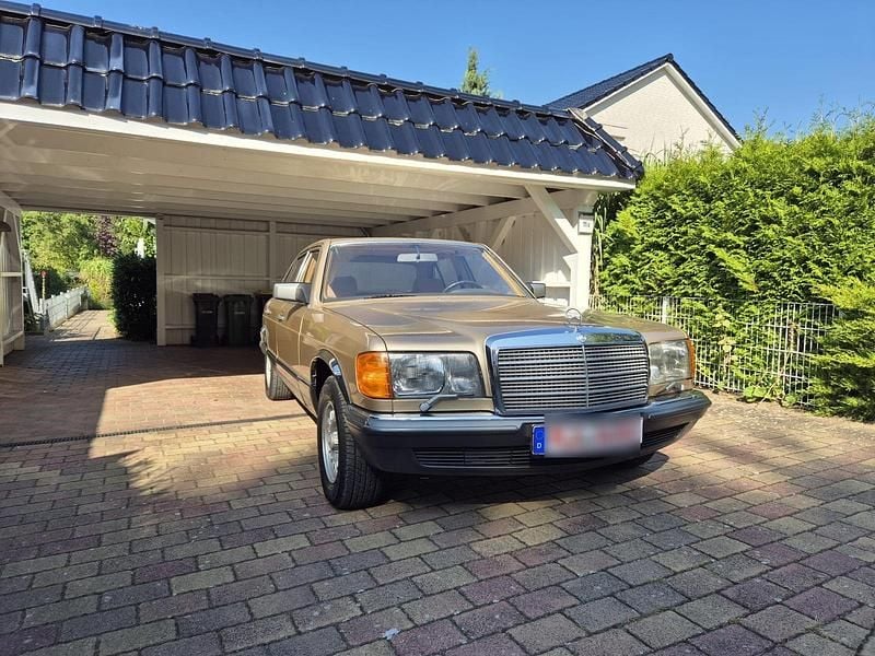 Gold Gebraucht 1980 Mercedes 500 SE Limousine | 11.999 € - Bild 1/4