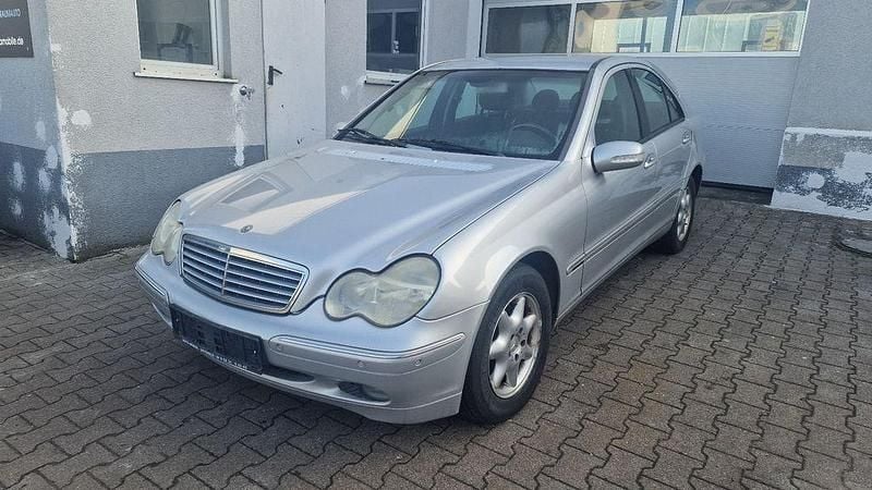 Gebraucht Mercedes C180 Elegance 129 PS (94 kW) 2001 Silber Limousine