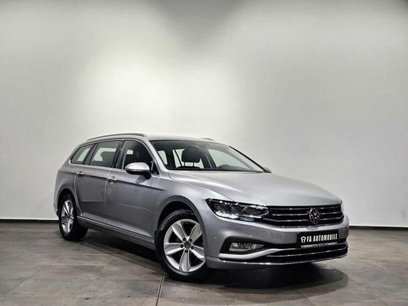 Gebraucht VW Passat Sport 200 PS (147 kW) 2024 Pyrit silber (metallic) Kombi