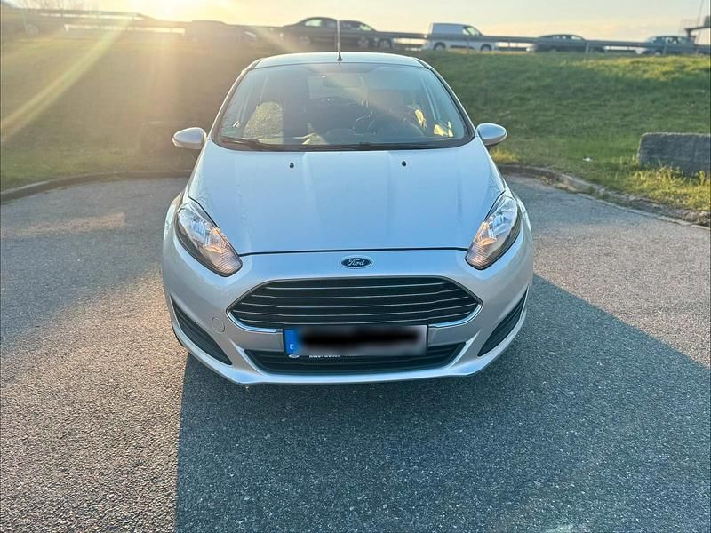 Gebraucht Ford Fiesta 80 PS (58 kW) 2013 Silber Kleinwagen