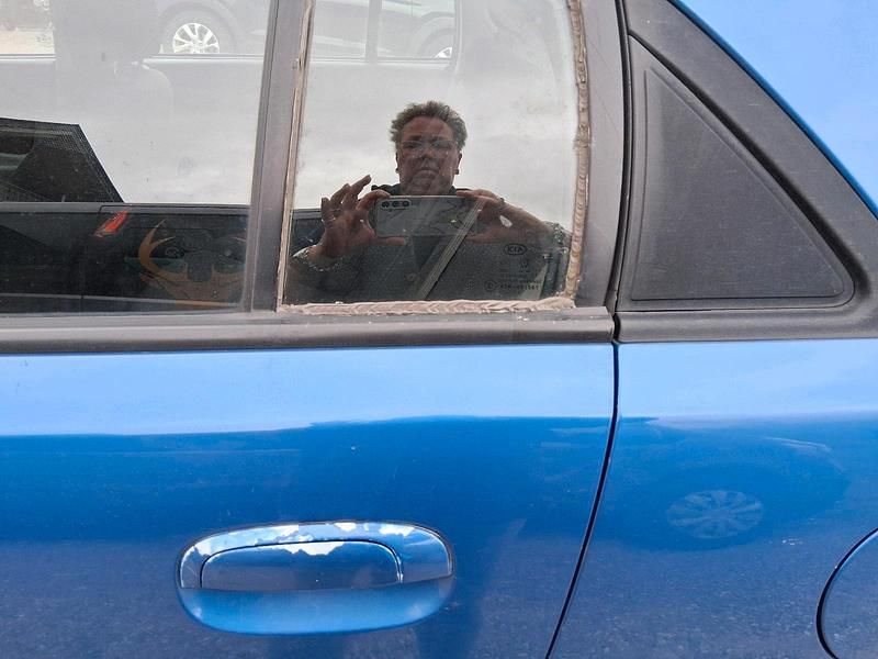 Second-hand Kia Rio 96 CP (70 kW) 2006 Albastru Hatchback