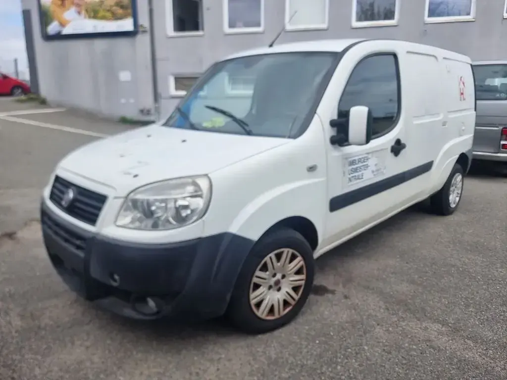 Gebraucht Fiat Doblò 75 PS (55 kW) 2009 Weiß Van / Kleinbus