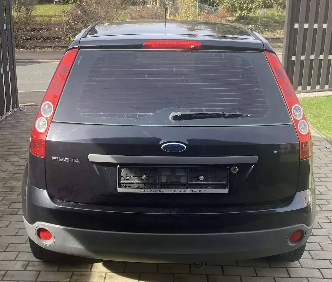 Gebraucht Ford Fiesta Ambiente 69 PS (50 kW) 2006 Kleinwagen