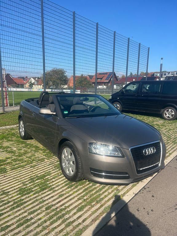 Grau Gebraucht 2010 Audi A3 Cabriolet Attraction Cabrio | 5.999 € (Guter Preis) - Bild 1/4
