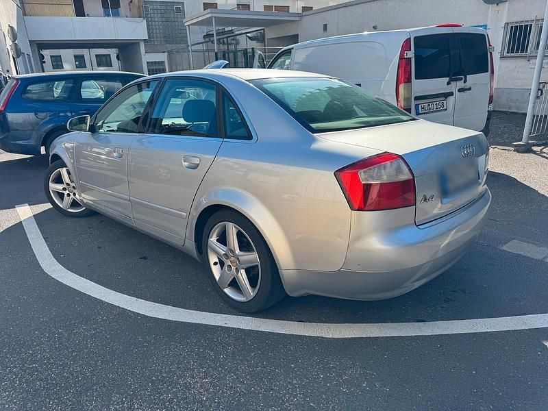Gebraucht Audi A4 131 PS (96 kW) 2004 Silber Limousine