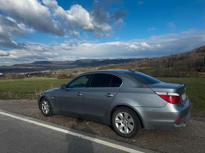Second-hand BMW 530 231 CP (169 kW) 2003 Argintiu Berlinǎ
