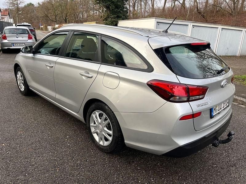 Gebraucht Hyundai i30 116 PS (85 kW) 2020 Silber Limousine