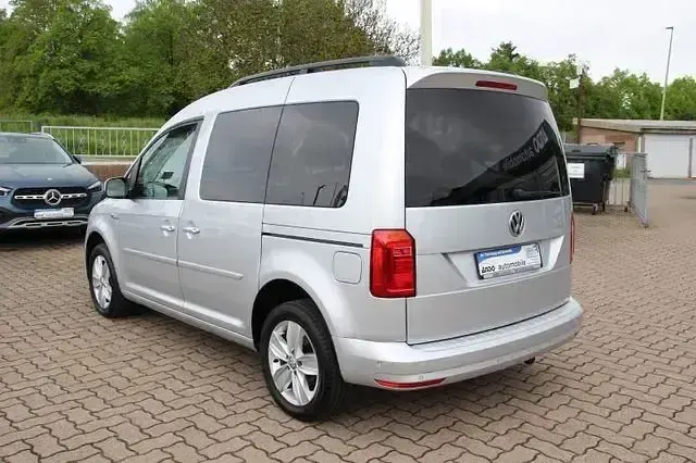 Gebraucht VW Caddy Comfortline 150 PS (110 kW) 2017 Reflexsilber Van / Kleinbus