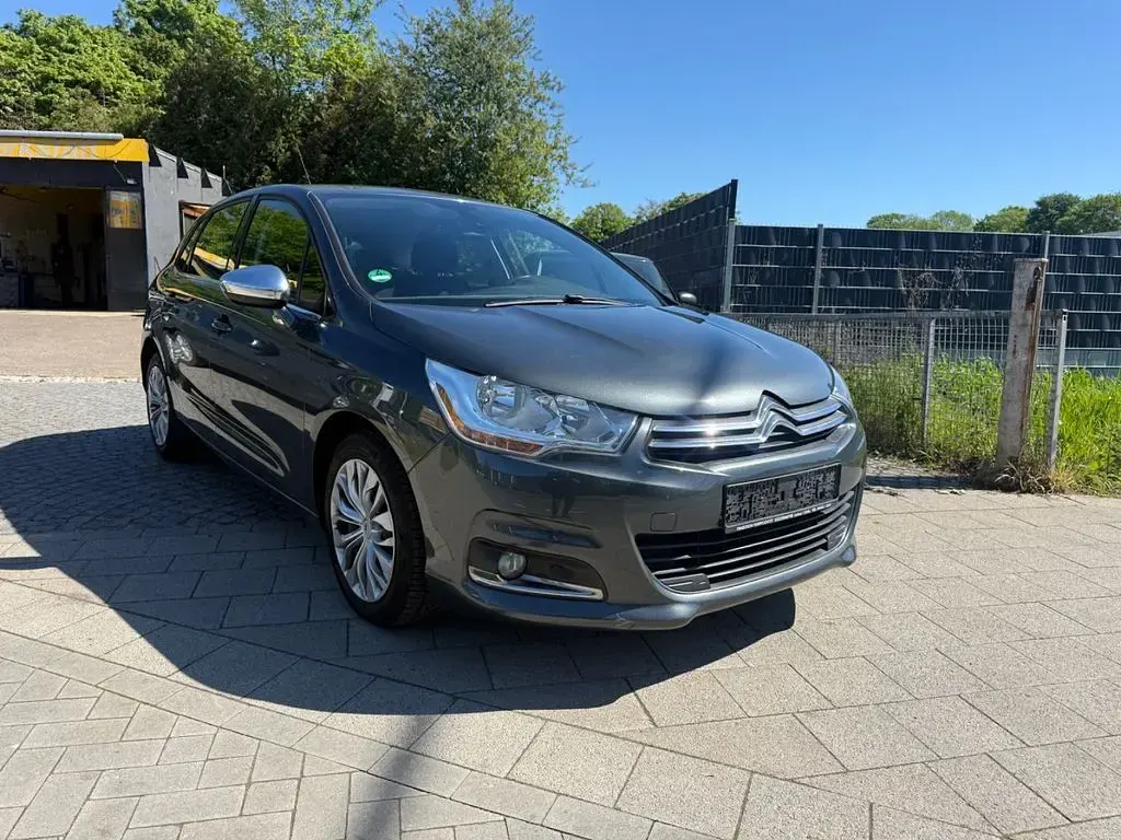 Gebraucht Citroën C4 SELECTION 120 PS (88 kW) 2014 Grau Limousine