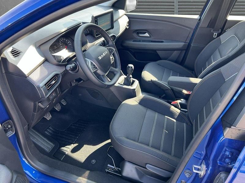 Nowe Dacia Sandero Expression 101 KM (74 kW) 2026 Niebieski SUV