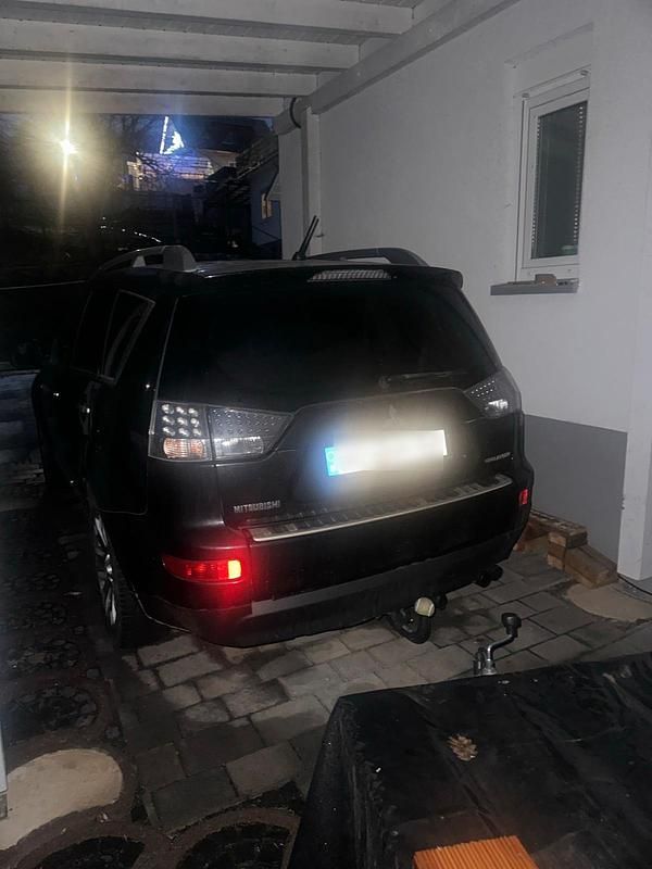 Schwarz Gebraucht 2008 Mitsubishi Outlander SUV | 3.500 € (Fairer Preis) - Bild 1/3