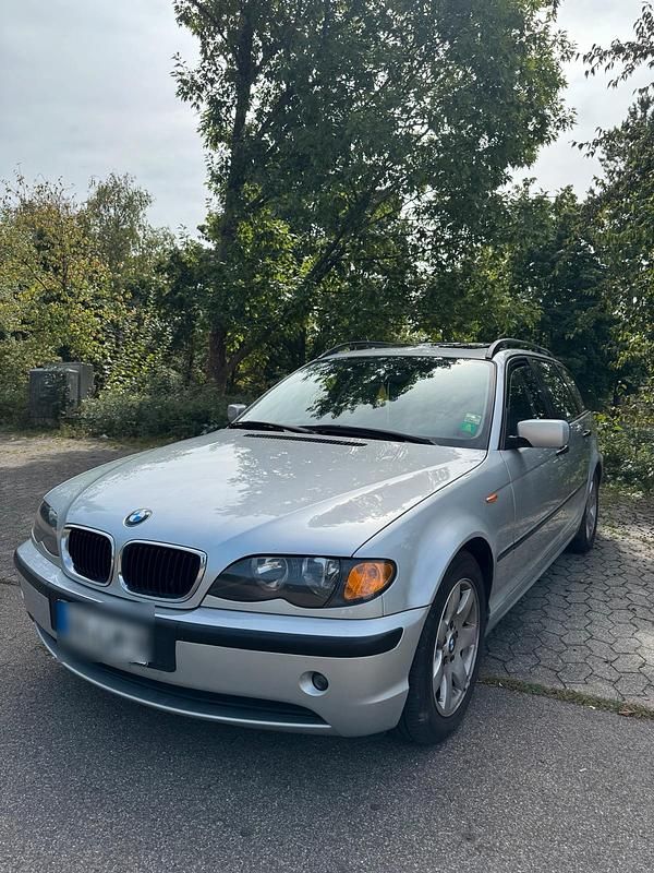 Silber Gebraucht 2005 BMW 320 Kombi | 2.400 € (Teuer) - Bild 1/4