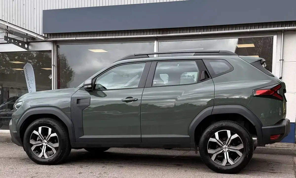 Gebraucht Dacia Duster Expression 131 PS (96 kW) 2025 Gris dusty SUV