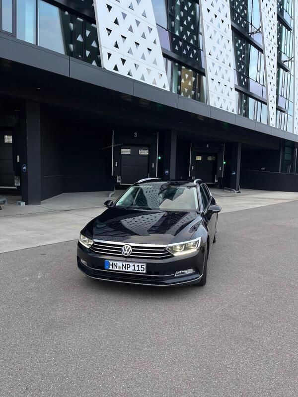 Schwarz Gebraucht 2018 VW Passat Kombi | 15.000 € (Fairer Preis) - Bild 1/4