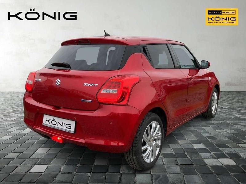 Gebraucht Suzuki Swift Comfort 83 PS (61 kW) 2023 Rot Limousine