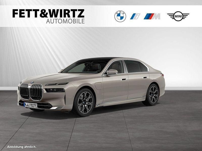Gebraucht BMW 750e Sport Line 489 PS (359 kW) 2025 Oxidgrau metallic Limousine