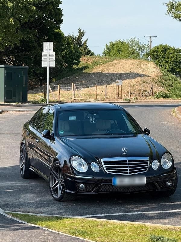 Gebraucht Mercedes E320 AMG 300 PS (220 kW) 2009 Schwarz Limousine