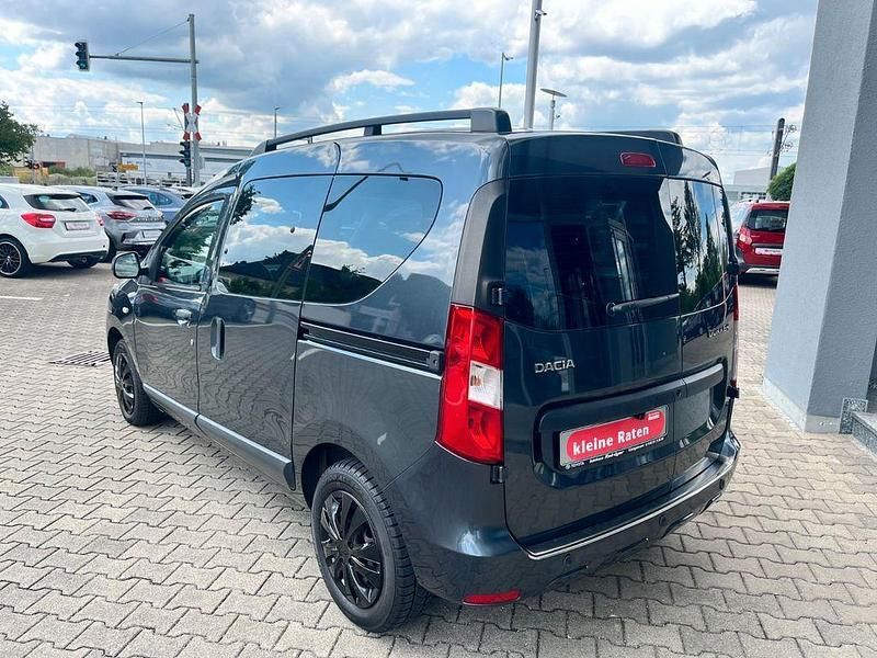 Gebraucht Dacia Dokker Lauréate 116 PS (85 kW) 2016 Grau Van / Kleinbus