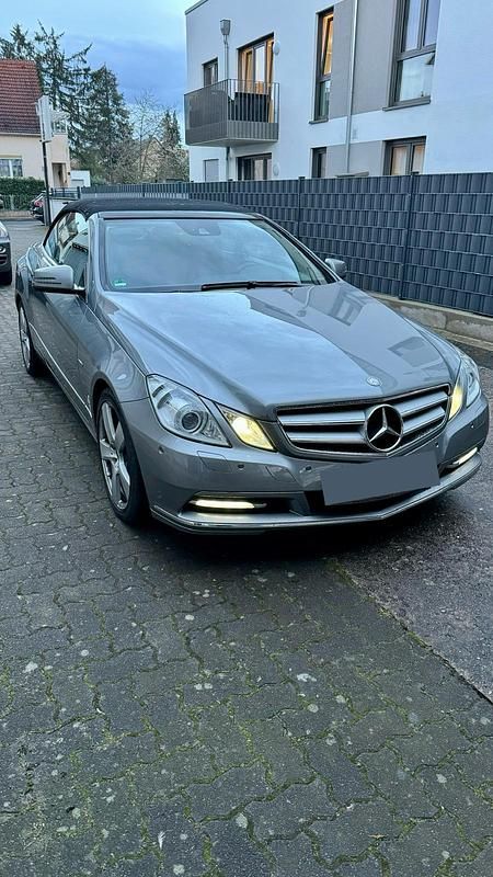 Silber Gebraucht 2012 Mercedes E250 Cabrio | 12.999 € (Guter Preis) - Bild 1/4
