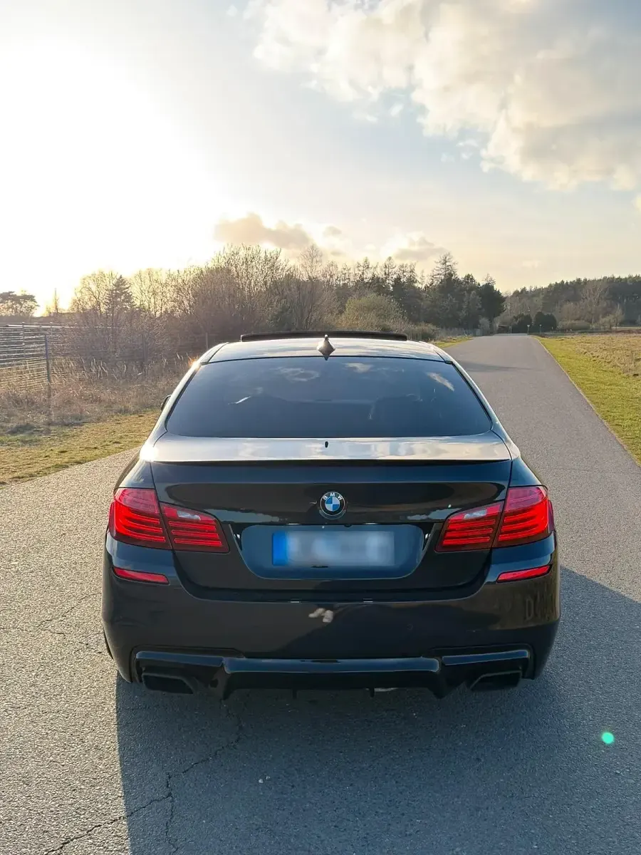 Gebraucht BMW M550 Performance 381 PS (280 kW) 2015 Blau Limousine