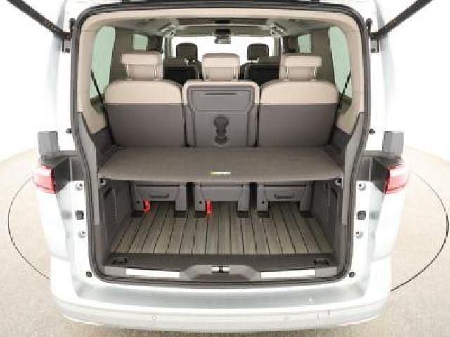 Gebraucht VW Multivan Style 150 PS (110 kW) 2024 Reflexsilber metallic Van