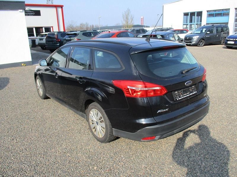 Gebraucht Ford Focus Trend 125 PS (91 kW) 2015 Schwarz Kombi
