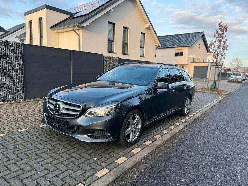 Grau Gebraucht 2014 Mercedes E350 Kombi | 11.999 € (Superpreis) - Bild 1/4