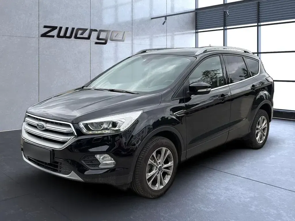 Gebraucht Ford Kuga Titanium 150 PS (110 kW) 2019 Schwarz SUV
