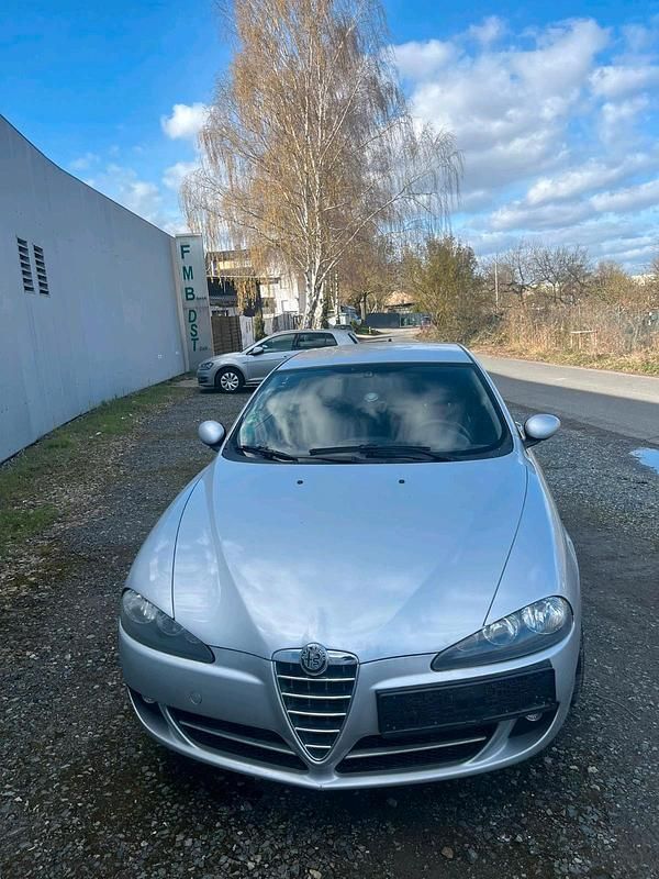 Gebraucht Alfa Romeo 147 120 PS (88 kW) 2008 Grau Kleinwagen
