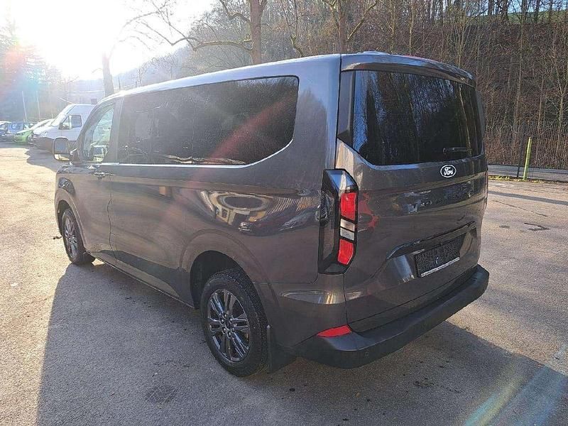 Gebraucht Ford Tourneo Trend 136 PS (100 kW) 2024 Magneticgrau (metallic) Van / Kleinbus