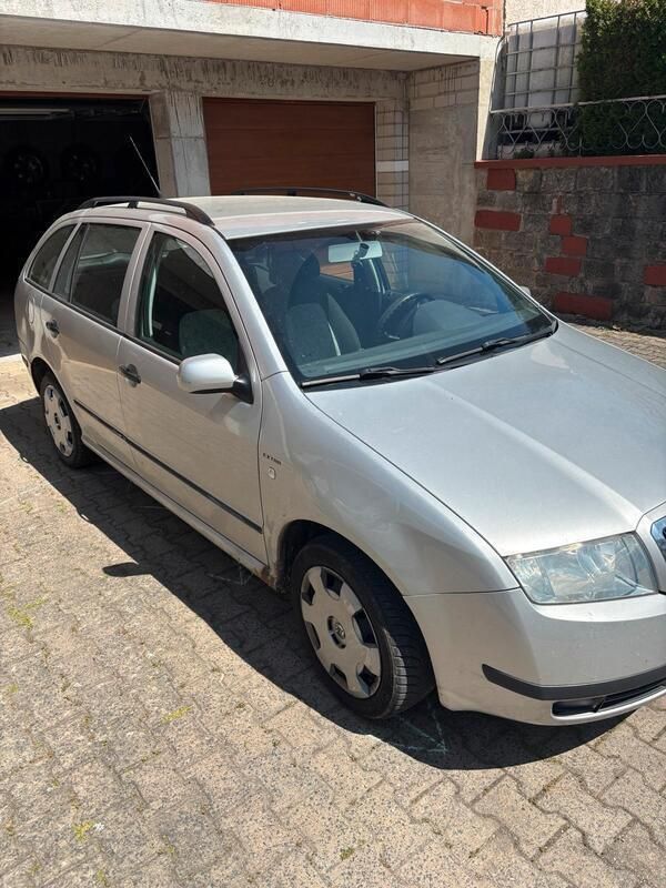 Grau Gebraucht 2004 Skoda Fabia Kombi | 650 € (Superpreis) - Bild 1/4
