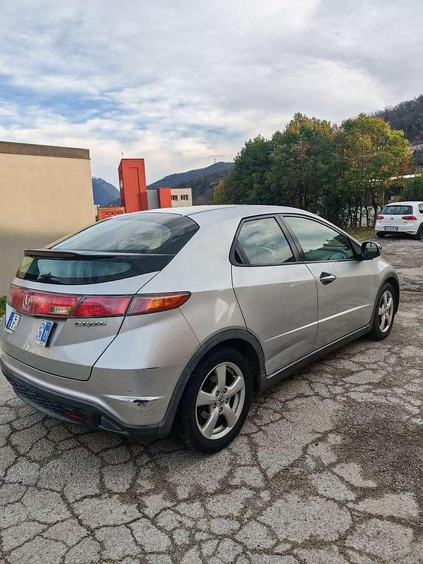 Gebraucht Honda Civic Comfort 83 PS (61 kW) 2008 Grau Limousine