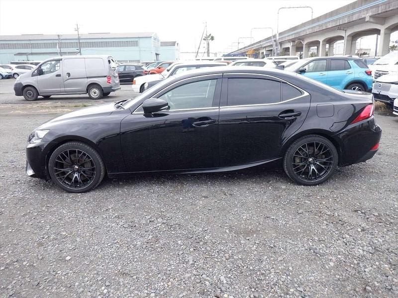 Gebraucht Lexus IS350 318 PS (233 kW) 2014 Obsidian black Limousine