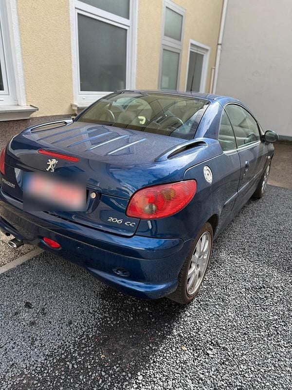 Gebraucht Peugeot 206 CC 108 PS (79 kW) 2005 Blau Cabrio