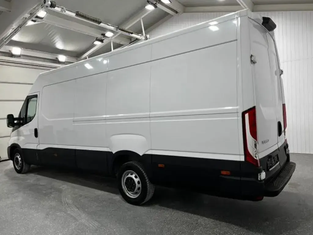 Gebraucht Iveco Daily 156 PS (114 kW) 2024 Bianco ic 194 (weiss) Van
