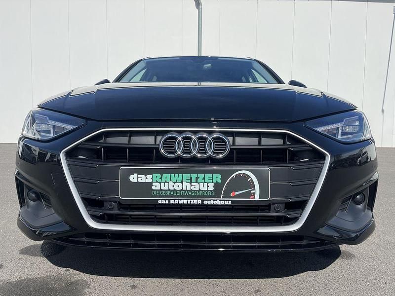Gebraucht Audi A4 150 PS (110 kW) 2022 Mythosschwarz Kombi