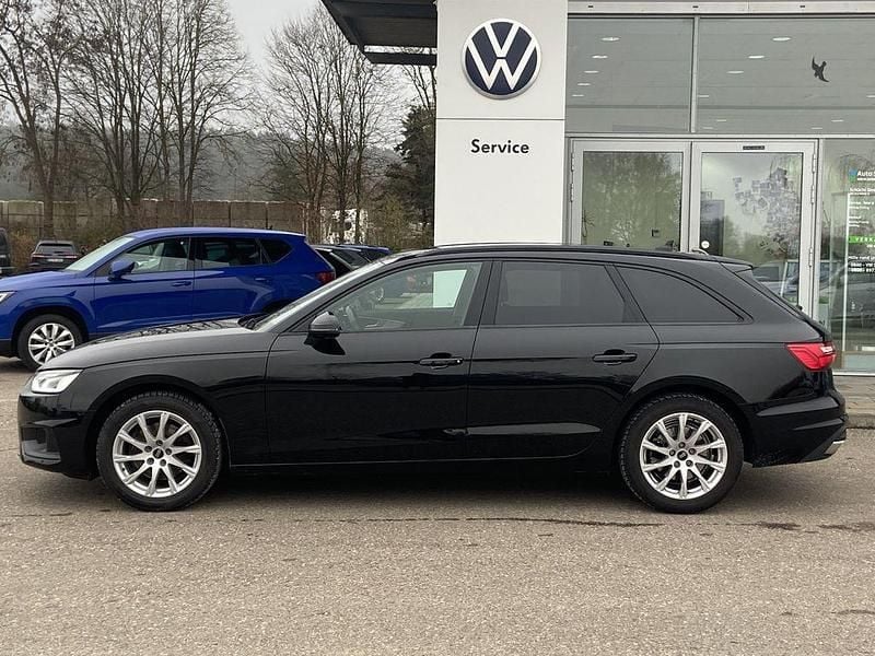 Gebraucht Audi A4 150 PS (110 kW) 2022 Schwarz Kombi