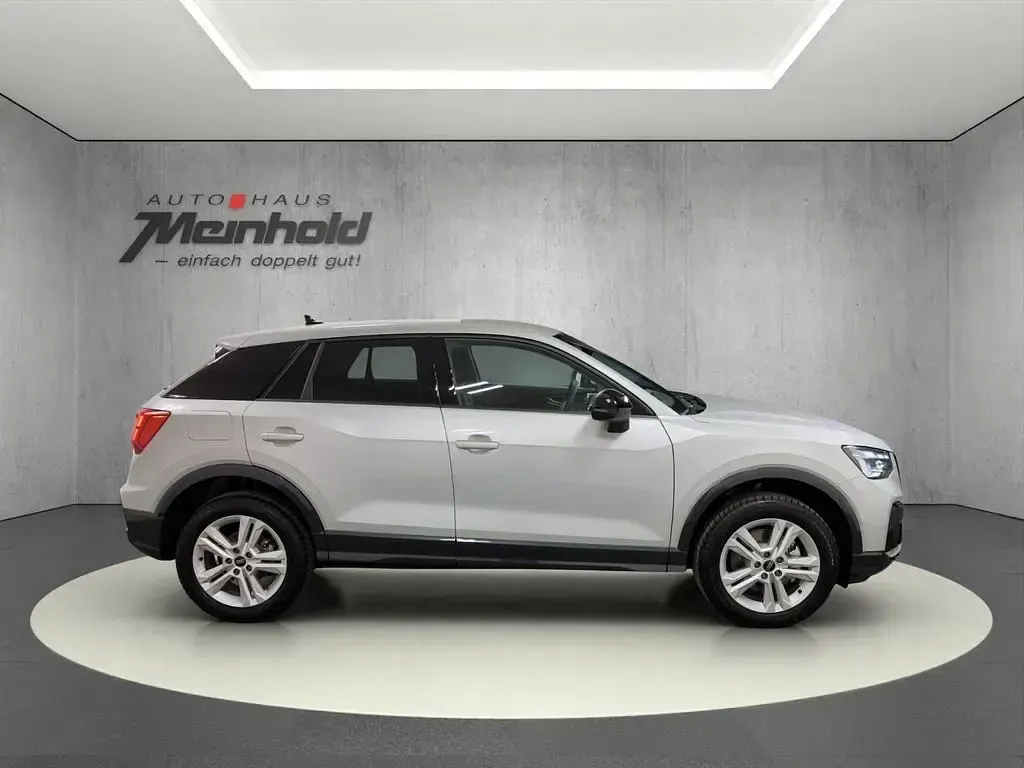 Neu Audi Q2 Advanced Plus 190 PS (139 kW) 2026 Silber SUV