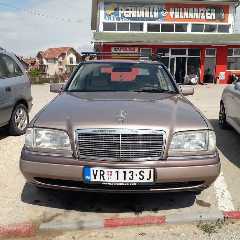 Beige Gebraucht 1995 Mercedes C180 Limousine | 8.000 € - Bild 1/4