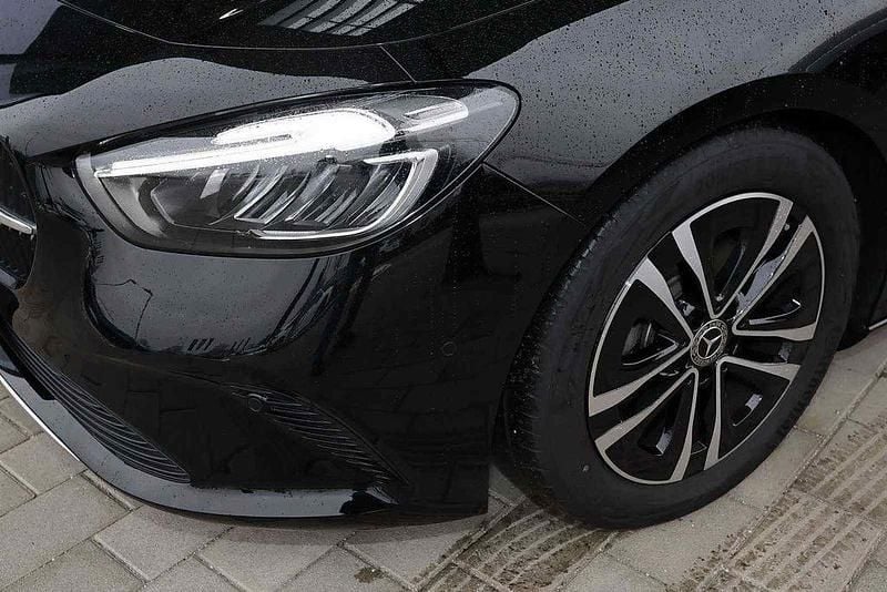 Gebraucht Mercedes B200 Progressive 163 PS (119 kW) 2024 Unilack nachtschwarz Van / Kleinbus