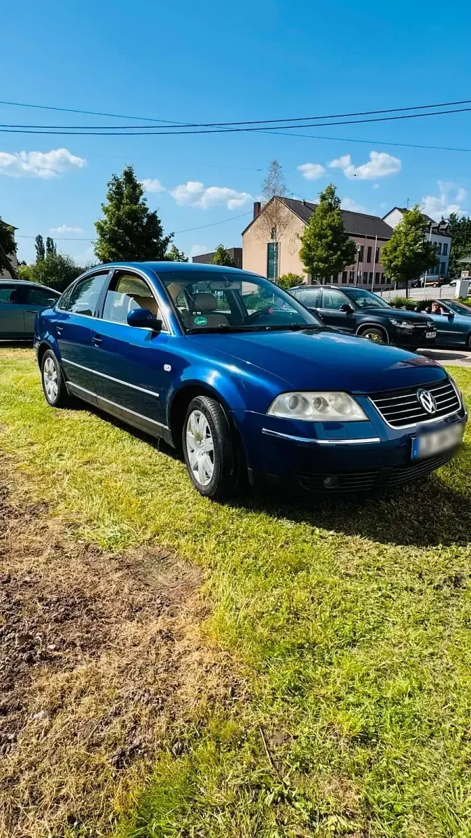 Gebraucht VW Passat 163 PS (119 kW) 2003 Blau Limousine