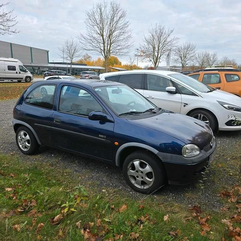 Blau Gebraucht 1999 Opel Corsa Edition Kleinwagen | 1.300 € (Etwas zu teuer) - Bild 1/2